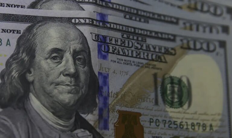Dólar sobe para R$ 5,52 e alcança maior valor em quatro meses