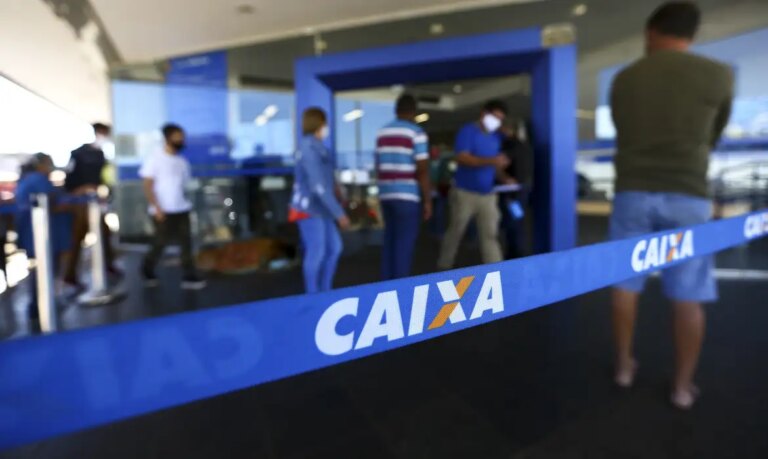 Fim de Ano nos Bancos: Febraban Alerta para Mudanças Críticas no Expediente de Natal e Ano Novo