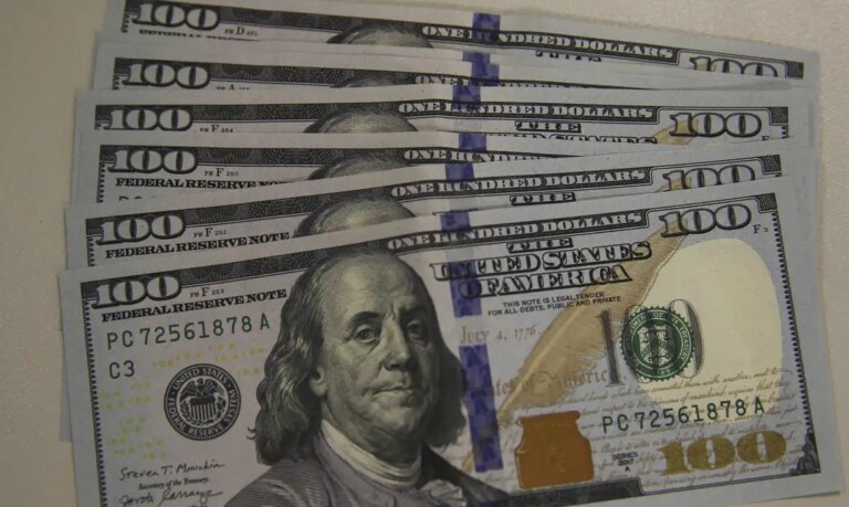 Alívio no Mercado: Dólar Encerra Sequência de Sete Altas com Queda de 0,95%; Ibovespa Dispara