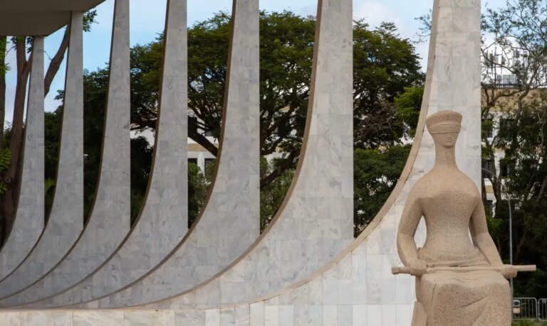 Prisões Domiciliares Mantidas: Justiça Confirma Medida Contra Condenados por Atos Golpistas