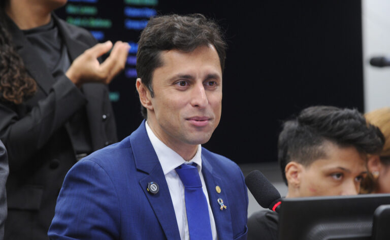 CNH Grátis para Pessoas com Deficiência de Baixa Renda: Nova Prioridade Aprovada na Câmara