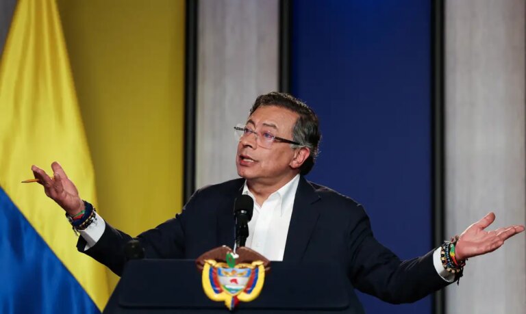 Presidente da Colômbia Responde a Trump: ‘Pegarei em Armas Pela Pátria’