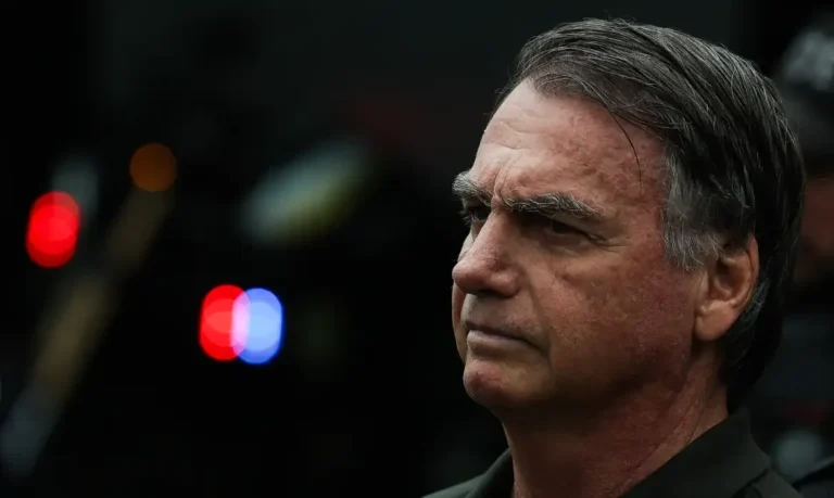 Bolsonaro Preso: Moraes Rejeita Hospitalização e Exige Laudo Médico Após Queda na PF