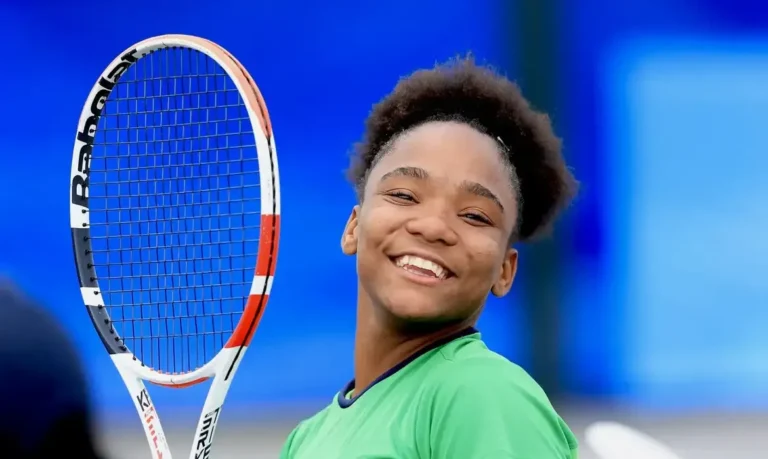 Vitória Miranda Brilha: Brasileira Conquista Prêmio Internacional de Melhor Tenista Jovem em Cadeira de Rodas
