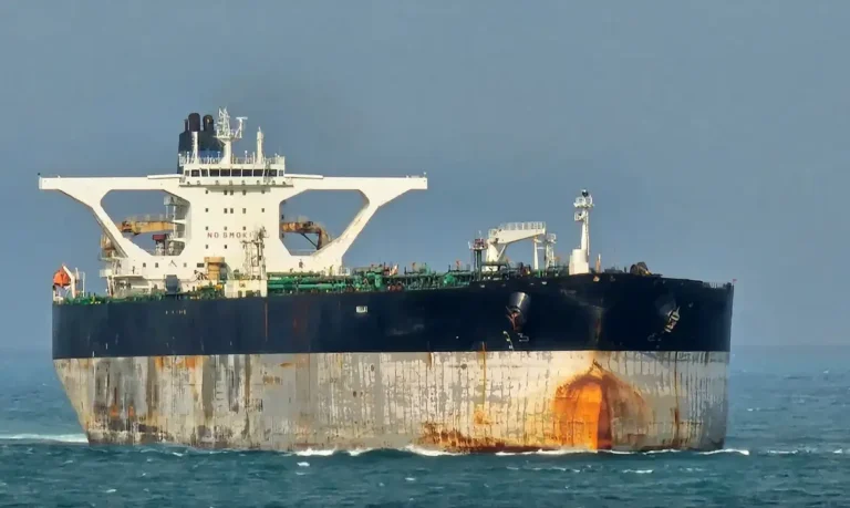 Navios-Petroleiros com Carga Venezuelana São Apreendidos pelos EUA em Águas Internacionais