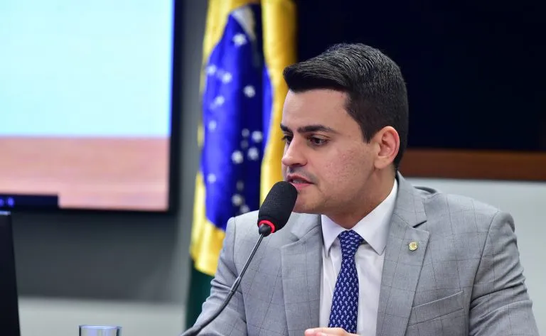 Novas Construções no Brasil Ganham Incentivo para Energia Solar e Telhados Verdes