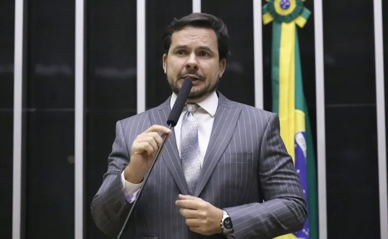 Educação Superior Gratuita Ganha Impulso: Faculdades do Prouni e Formados no Fies Terão Benefícios Inéditos