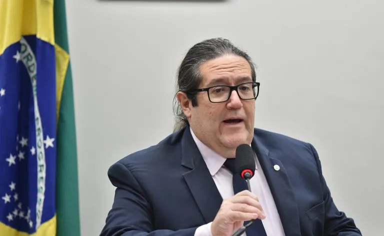 Cultura nas Escolas: Novo Plano Nacional Amplia Acesso e Criatividade dos Estudantes