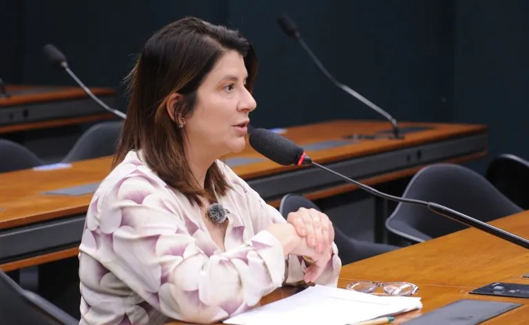 SUS: Sensores de Glicose Gratuitos para Diabéticos Podem Virar Lei Após Aprovação em Comissão