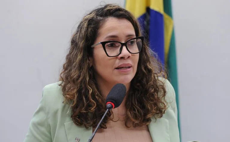 Lei Rouanet: Descentralização de Investimentos Culturais se Torna Obrigatória em Nova Proposta