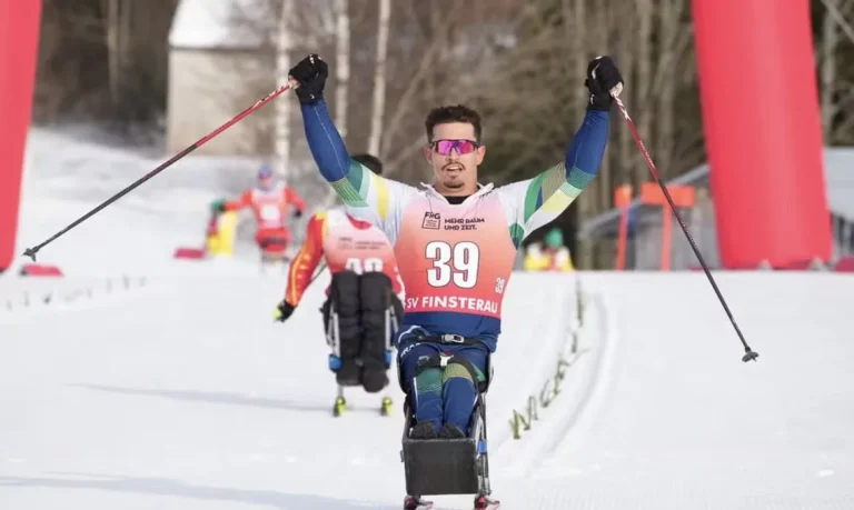 Cristian Ribera Brilha na Alemanha: Brasileiro Conquista Segundo Ouro na Copa do Mundo de Esqui Cross-Country