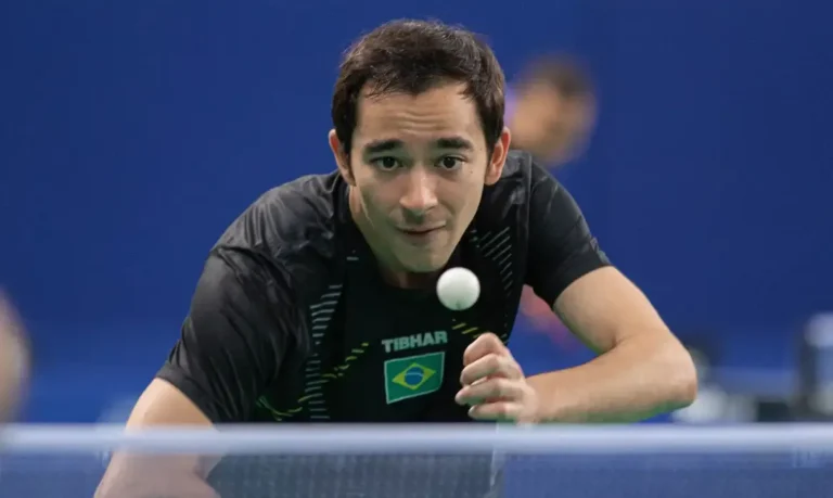 Hugo Calderano Busca Vaga na Final em Doha: Semifinal Decisiva Contra Chinês Wen Ruibo Neste Domingo