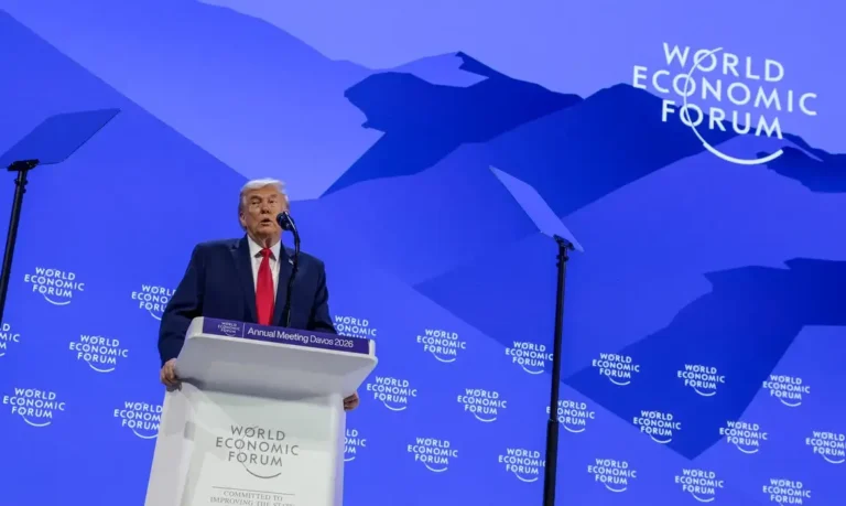 Trump Revela Interesse em Comprar Groenlândia em Davos: “Um Pedaço de Gelo” para Segurança Estratégica