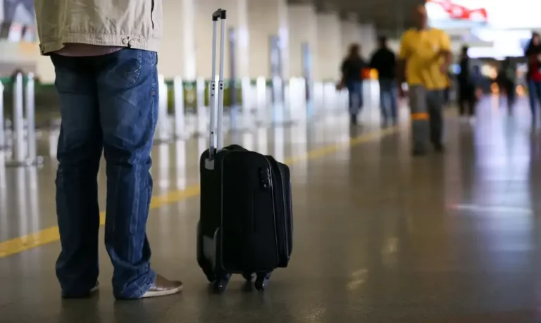 EUA Suspende Vistos de Imigração para 75 Países: Entenda as Novas Regras e Exceções