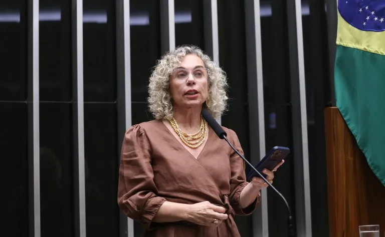 Licença-Paternidade Ampliada: Pais de Prematuros Terão 20 Dias de Afastamento Garantido