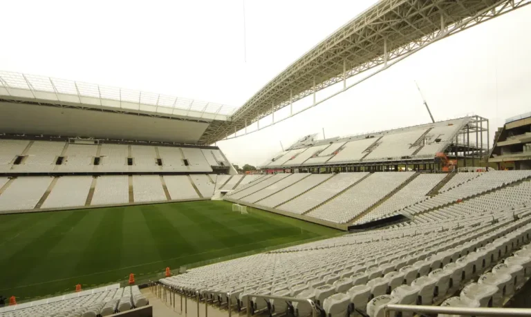 Tragédia na Neo Química Arena: torcedor morre atropelado por veículo da PM após jogo do Corinthians