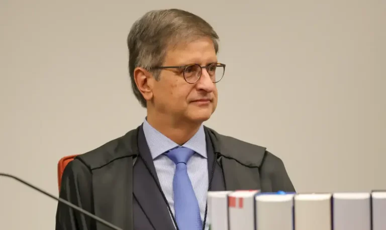 PGR defende cotas raciais e pede ao STF suspensão de lei em SC