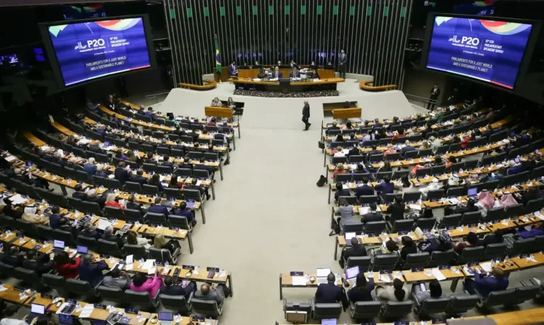 Fachin no Congresso: “Harmonia entre os Poderes é essencial para um país justo”