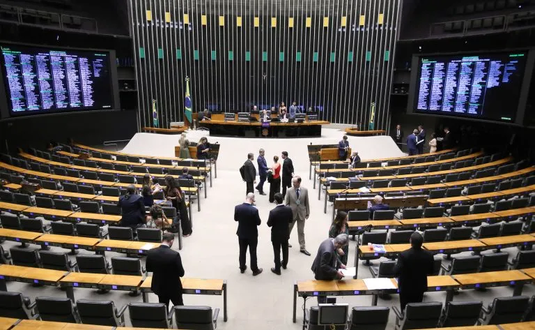Servidores da Câmara: carreira pode ser reformulada em votação no plenário