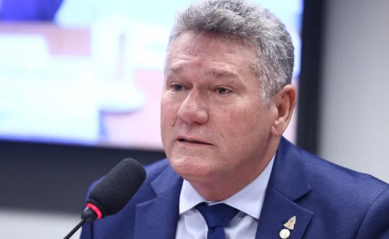 Keniston Braga lidera comissão focada em moradia e saneamento para cidades brasileiras