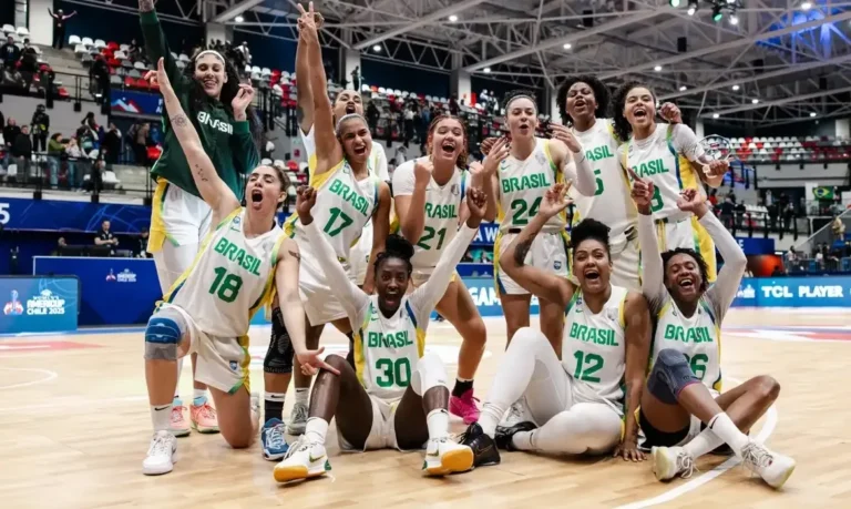 Seleção feminina de basquete do Brasil embarca para a China em busca de vaga no Mundial