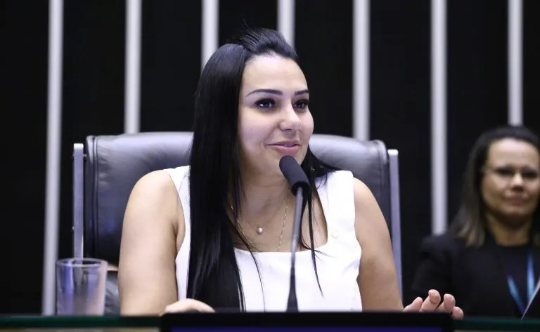 Adenomiose no SUS: projeto propõe diretrizes para atendimento e benefícios