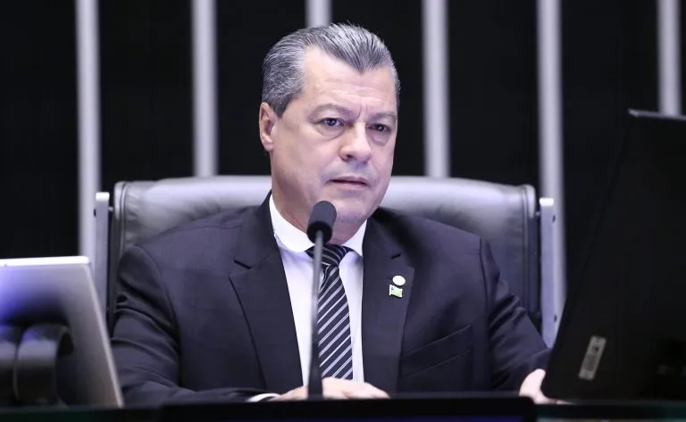 Regulamentação de aplicativos: votação pode ocorrer em março, aponta relator