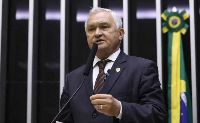 Câmara aprova projeto que muda regras para prisão de agentes de segurança em serviço