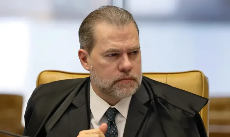 PF sugere afastamento de Toffoli em investigação sobre Banco Master