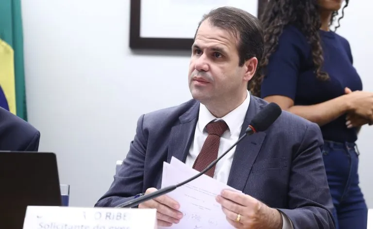 Cigarros falsificados e ilegais: projeto de lei propõe pena de até 12 anos de prisão