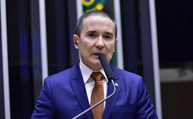 Golpes com QR Code falso: projeto de lei busca endurecer punição para crimes digitais