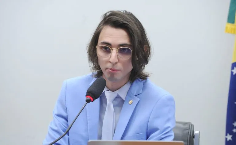 SUS pode oferecer consultas psiquiátricas online para universitários