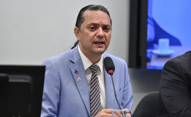 Câmara discute estratégias para frear o câncer no Brasil
