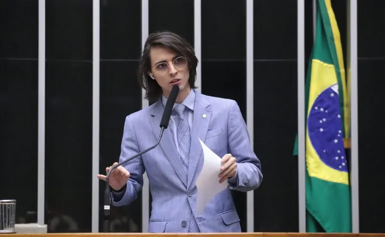 Novo projeto de lei busca facilitar acesso à justiça para vítimas de agrotóxicos