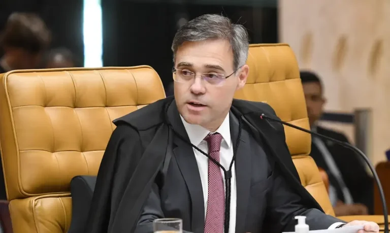 STF libera dados sigilosos de banqueiro para CPMI do INSS e Polícia Federal