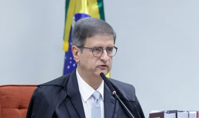PGR se opõe à prisão domiciliar de Bolsonaro e destaca estrutura da Papudinha