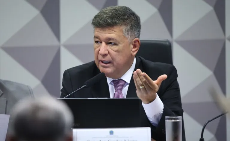 Presidente da CPMI do INSS contesta decisão do STF sobre empresário Daniel Vorcaro