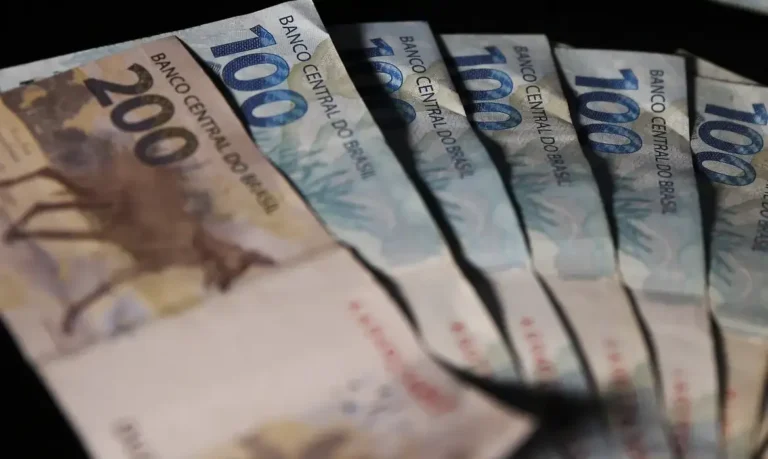 Arrecadação federal supera R$ 325 bilhões em janeiro, um recorde histórico