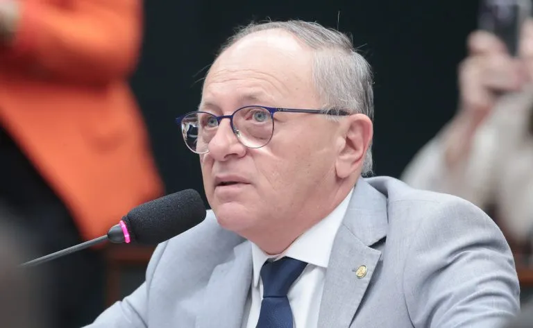 Prefeitos em alerta: novas leis federais ameaçam caixa dos municípios sem repasse de verbas