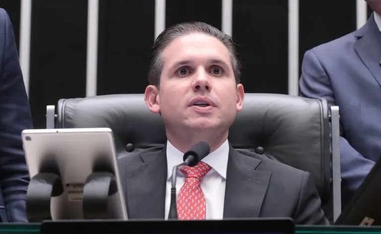 Acordo Mercosul-UE: deputados debatem pacto comercial com impacto em tarifas