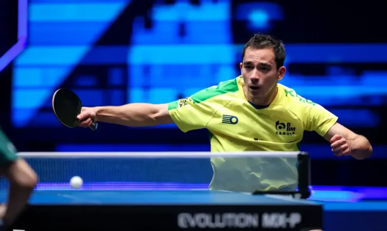 Hugo Calderano inicia WTT Singapura Smash com duas vitórias expressivas