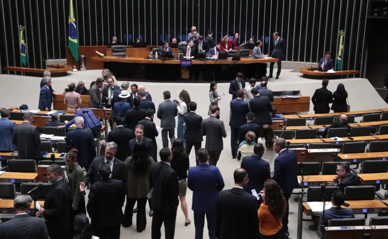 Câmara acelera tramitação de cinco projetos importantes; veja quais são