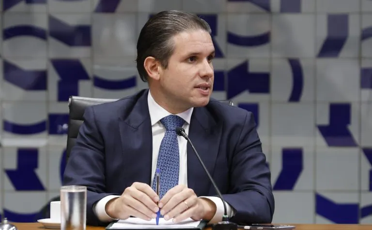 Fim da jornada 6×1: Câmara prevê votação em maio e debate impactos