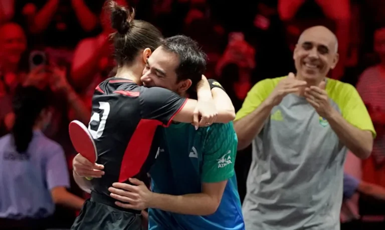 Brasileiros Calderano e Takahashi fazem história e conquistam o WTT Smash de Singapura em duplas mistas