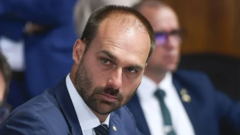 STF forma maioria para condenar Eduardo Bolsonaro por ataque a Tabata Amaral