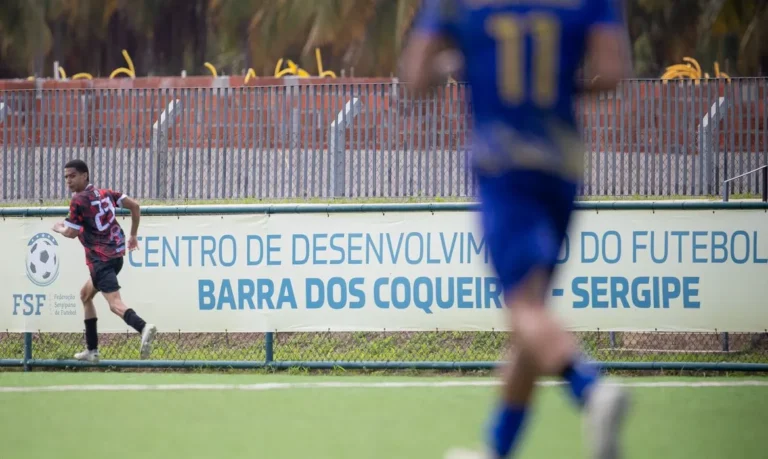 Centro de futebol da CBF vira palco para revelações do esporte universitário