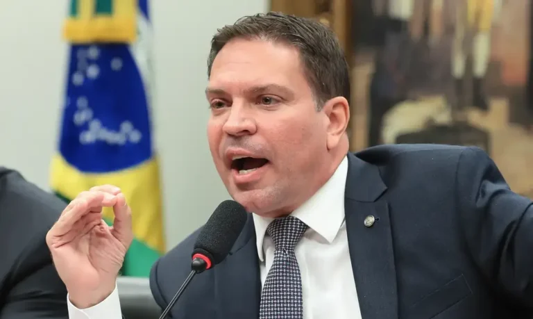 Ramagem capturado nos EUA: cooperação Brasil-EUA em destaque na prisão de foragido da justiça