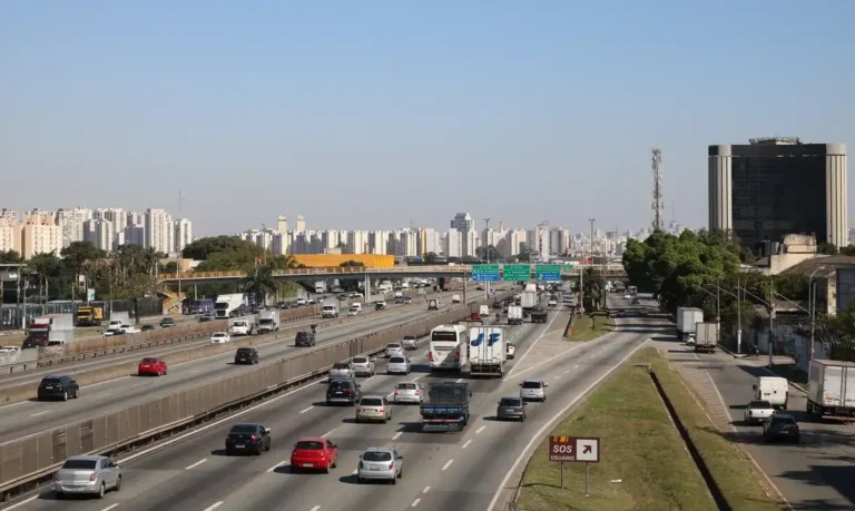 MPRJ exige paralisação de obras na Dutra por risco de alagamentos em Nova Iguaçu