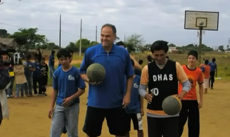 Projeto incentivado por Oscar Schmidt conquista título escolar nacional em dia de sua morte