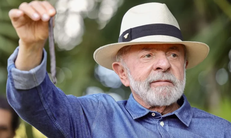 Lula passa por procedimentos médicos simples em São Paulo